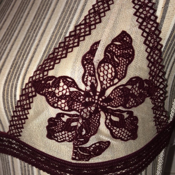 𑁍FREE PEOPLE ALIA BRALETTE IN BORDEAUX𑁍 - Picture 4 of 8